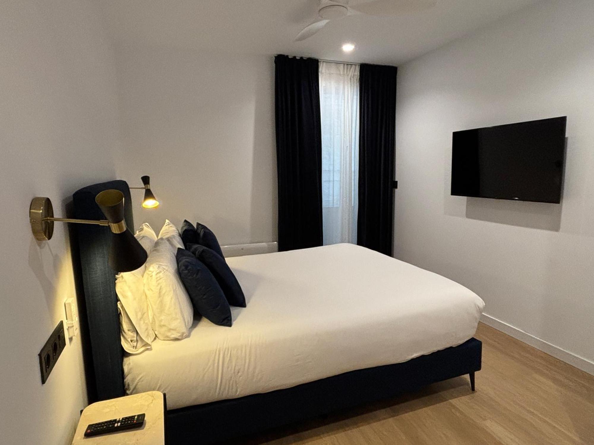 Arenal Suites Bilbao Room photo